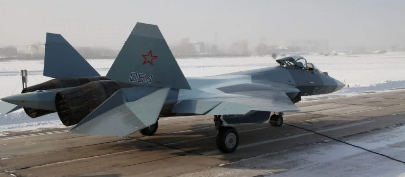 Το Su-57 θα επιχειρεί παράλληλα με το μη-επανδρωμένο αεροσκάφος «Okhotnik»